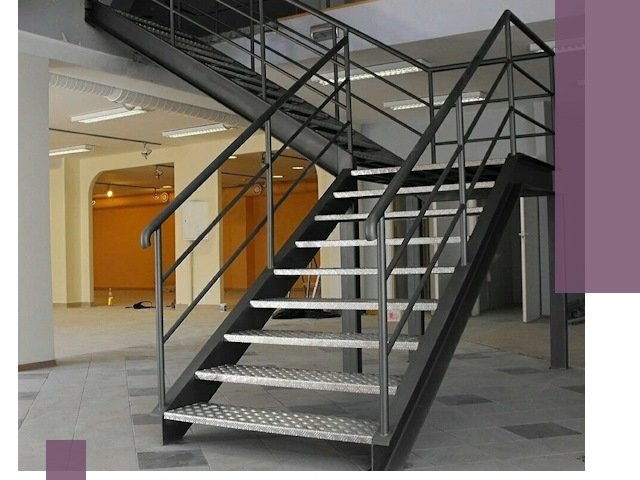 Лестницы для офиса в Александрове: изготовление, монтаж, демонтаж