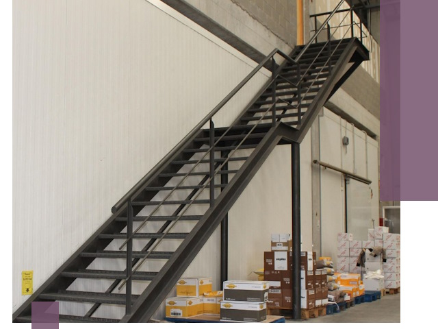 Лестницы для производства в Александрове — изготовление и монтаж