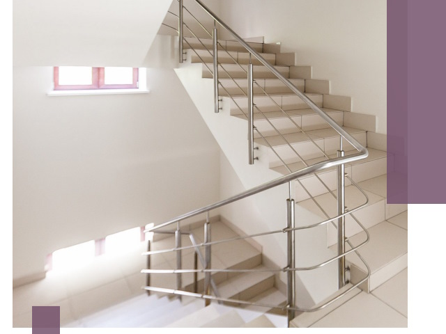 Установка и замена перил в подъезде в Александрове