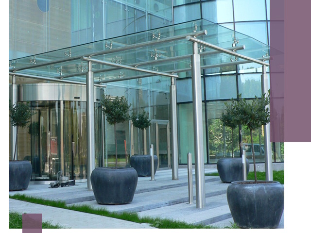 Навесы из стекла на заказ в Александрове — монтаж и установка