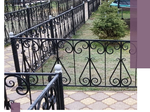Кованые газонные ограждения под ключ в Александрове